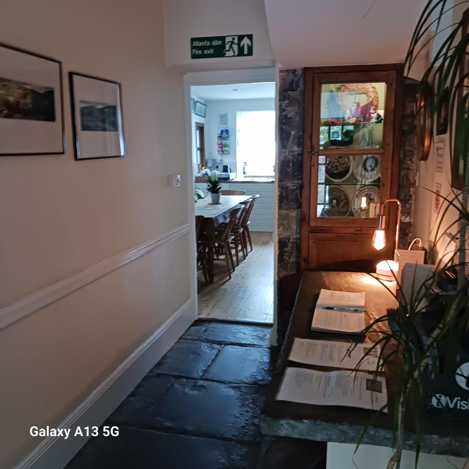 Mair'S Bridgend (Wales) Exterior foto
